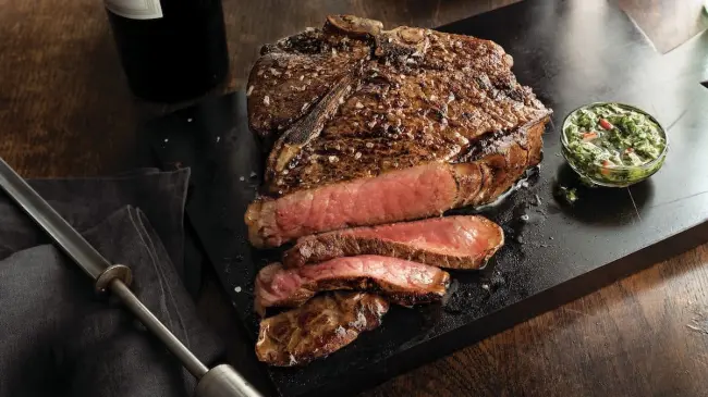 Corte de carne de Fogo de Chão. FB Fogo de Chão