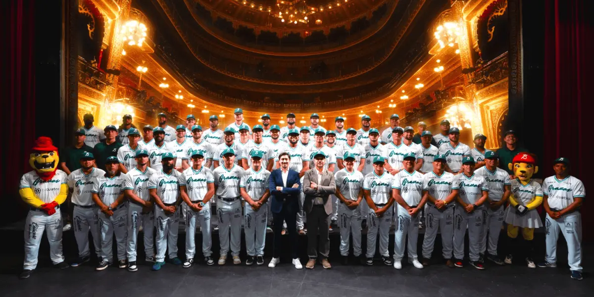 Equipo oficial de Los Bravos de León, Guanajuato. Foto X @NacimosBravos