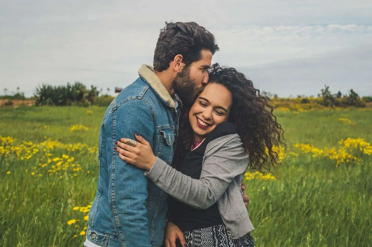 Checa, cuándo se comenzó a celebrar el Día del Beso. Foto: Pixabay