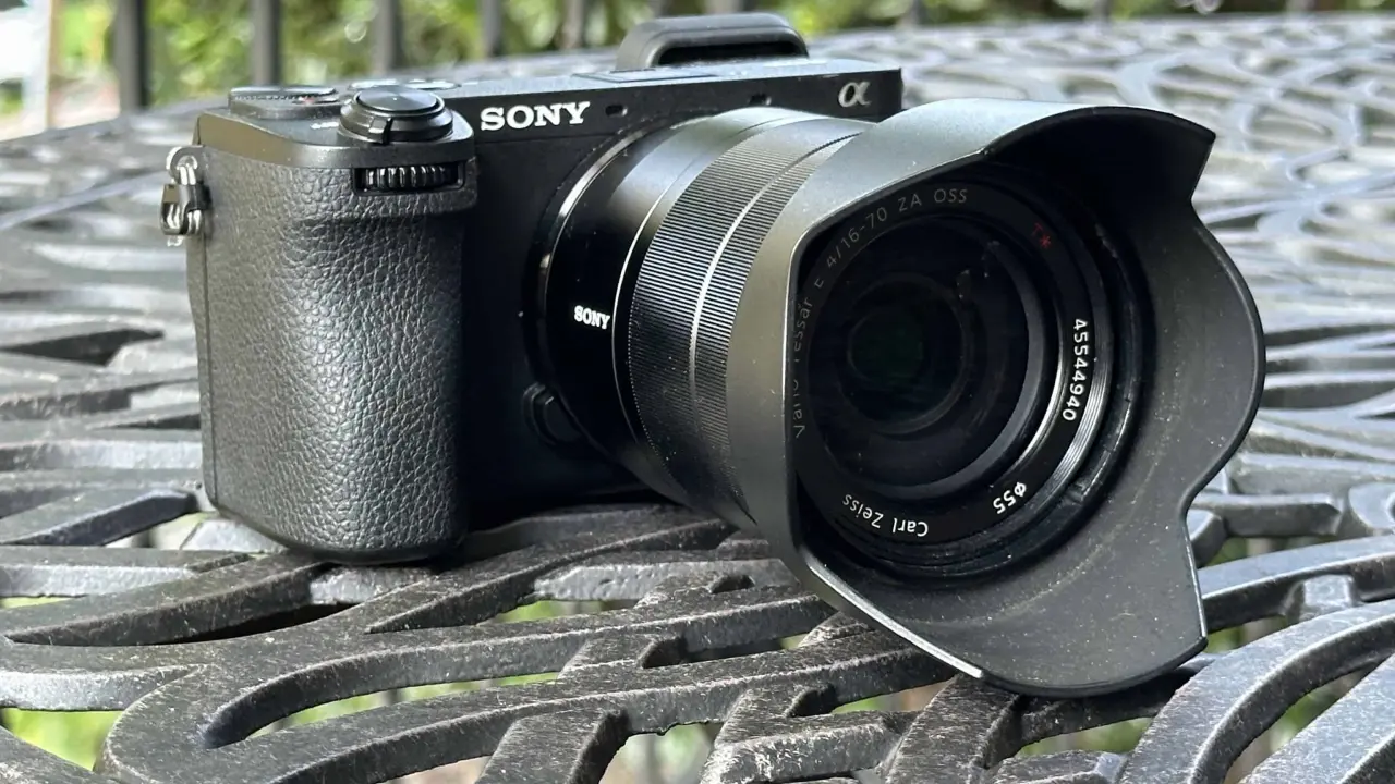 Cámara Sony Aplha 6700. Foto El Mundo