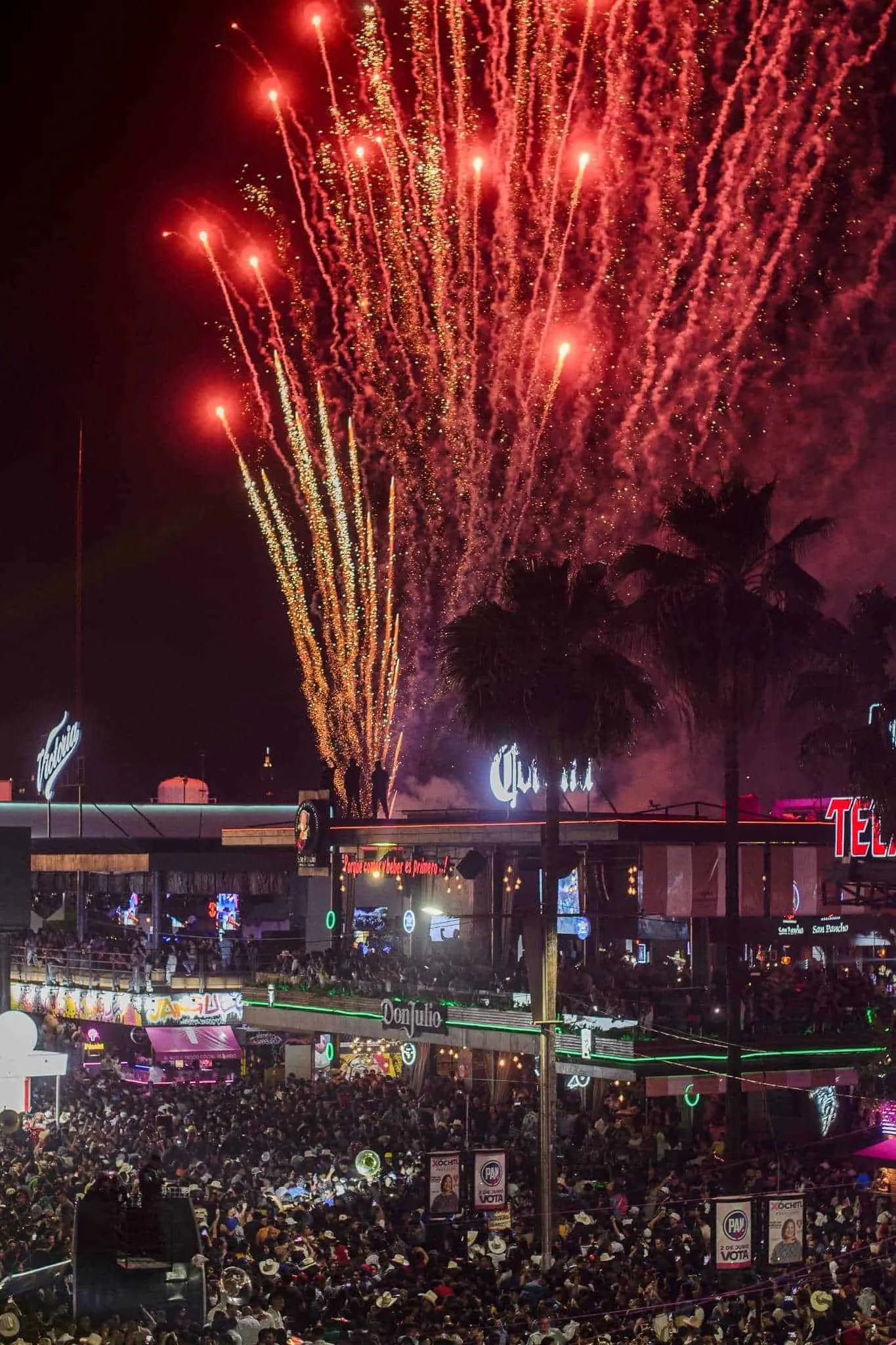 Cartelera de artistas en el Foro de las Estrellas de la Feria de San Marcos 2024 en Aguascalientes