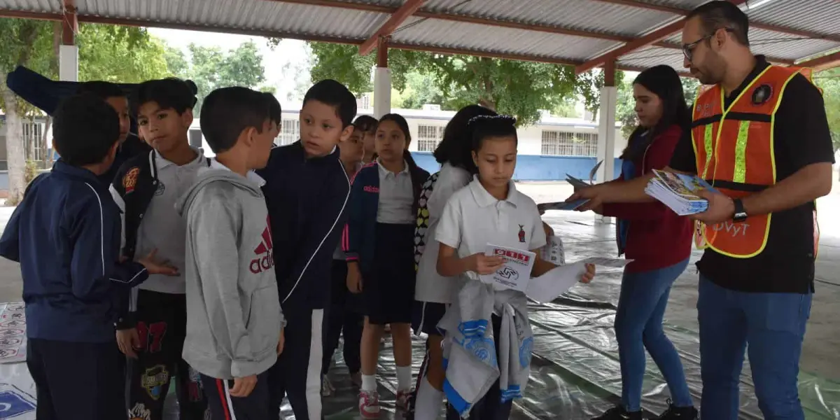 Los niños y las niñas disfrutaron de cada una de las actividades lúdicas que se organizó en la Feria Vial.