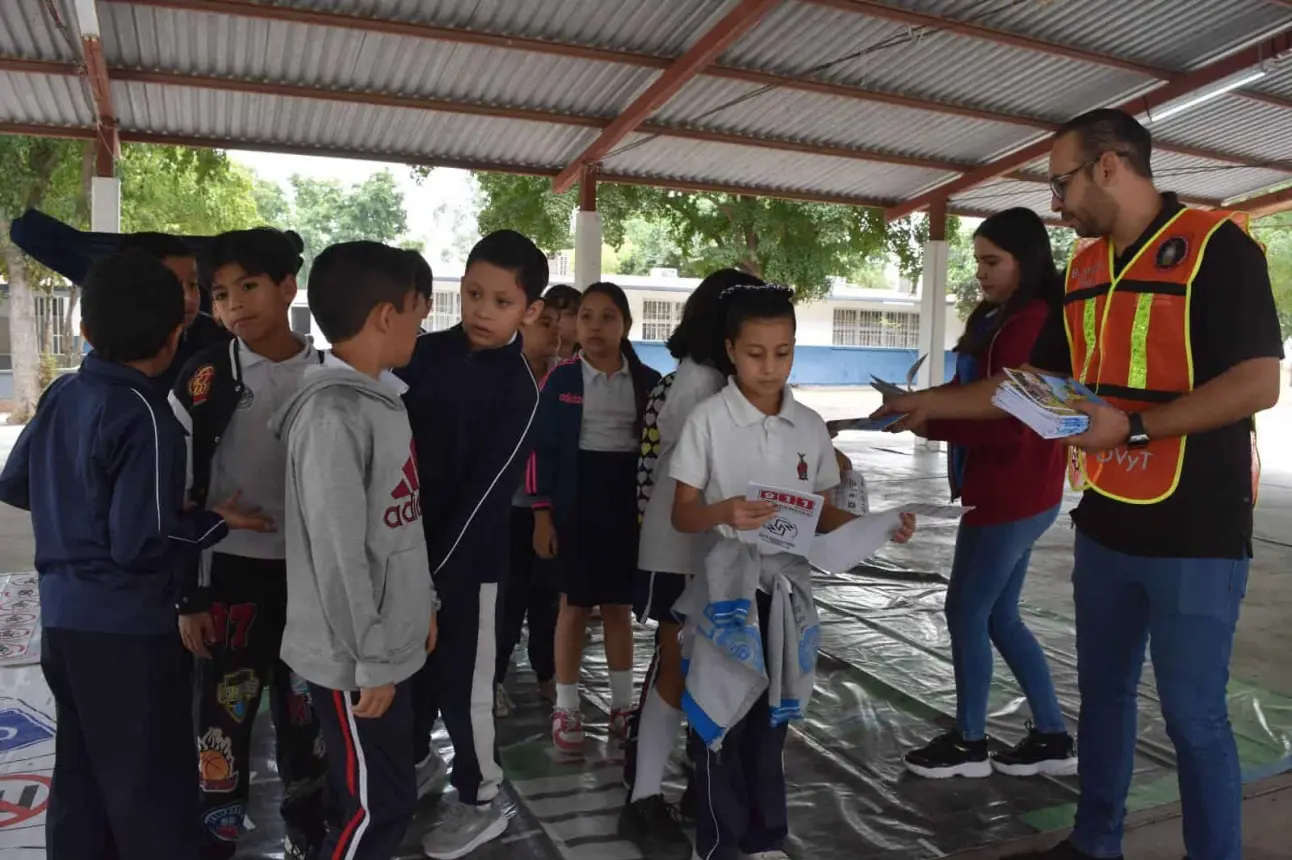 Los niños y las niñas disfrutaron de cada una de las actividades lúdicas que se organizó en la Feria Vial.