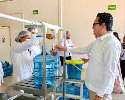 ¡EN HORA BUENA!  Estudiantes del Tec de Huetamo diseñan y reconstruyen purificadora de agua