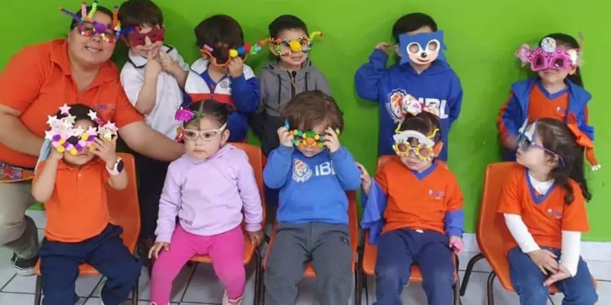 Los lentes locos son solicitados a los pequeños como parte de las celebraciones del Día del Niño. Foto: Instituto Bilingüe Loreto