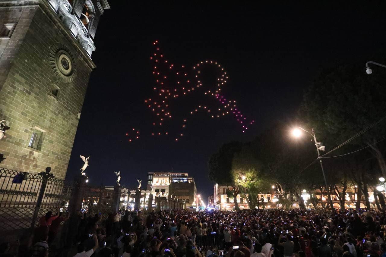 Conmemoran aniversario de la fundación de Puebla con drones. Foto Ayuntamiento de Puebla