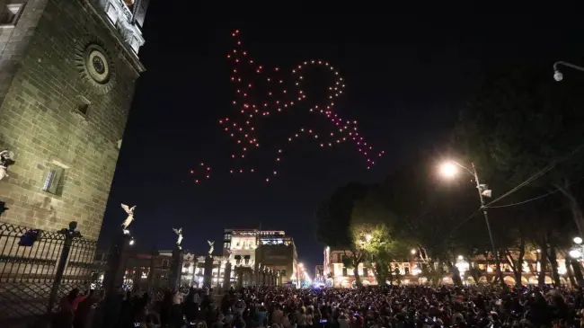 Conmemoran aniversario de la fundación de Puebla con drones. Foto Ayuntamiento de Puebla