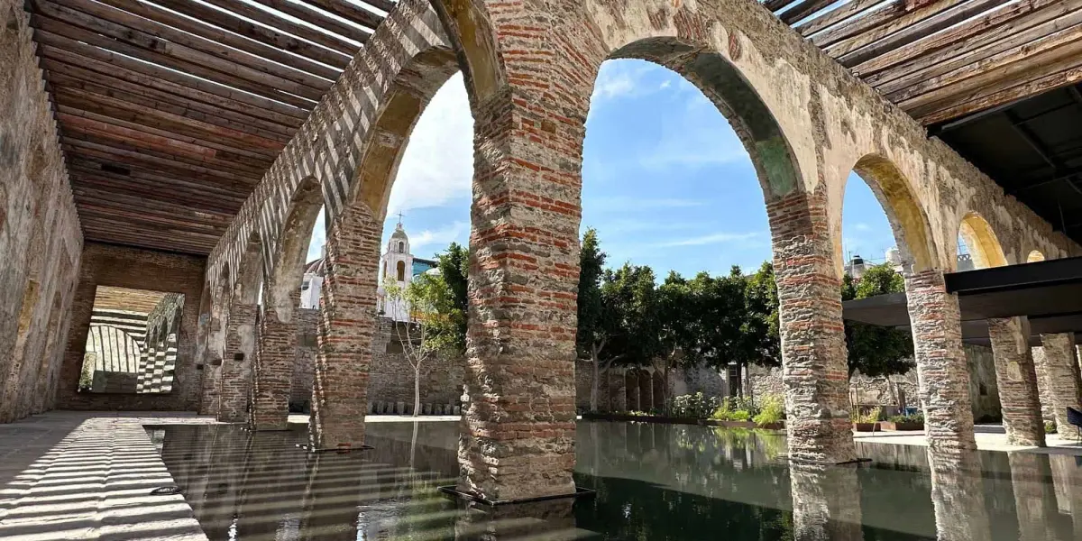 La Colecturía Puebla, una antigua casa de diezmos renovada como un restaurante y huerto urbano. Foto sitio oficial