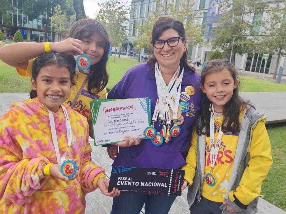 6 niñas del colegio Luminos Puebla participan en First Lego League