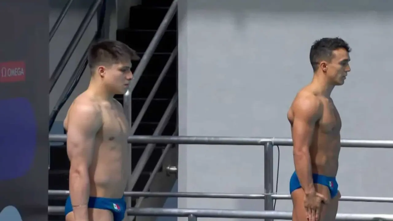 Osmar Olvera y Juan Celaya ganan plata en Copa del Mundo de Clavados en China.