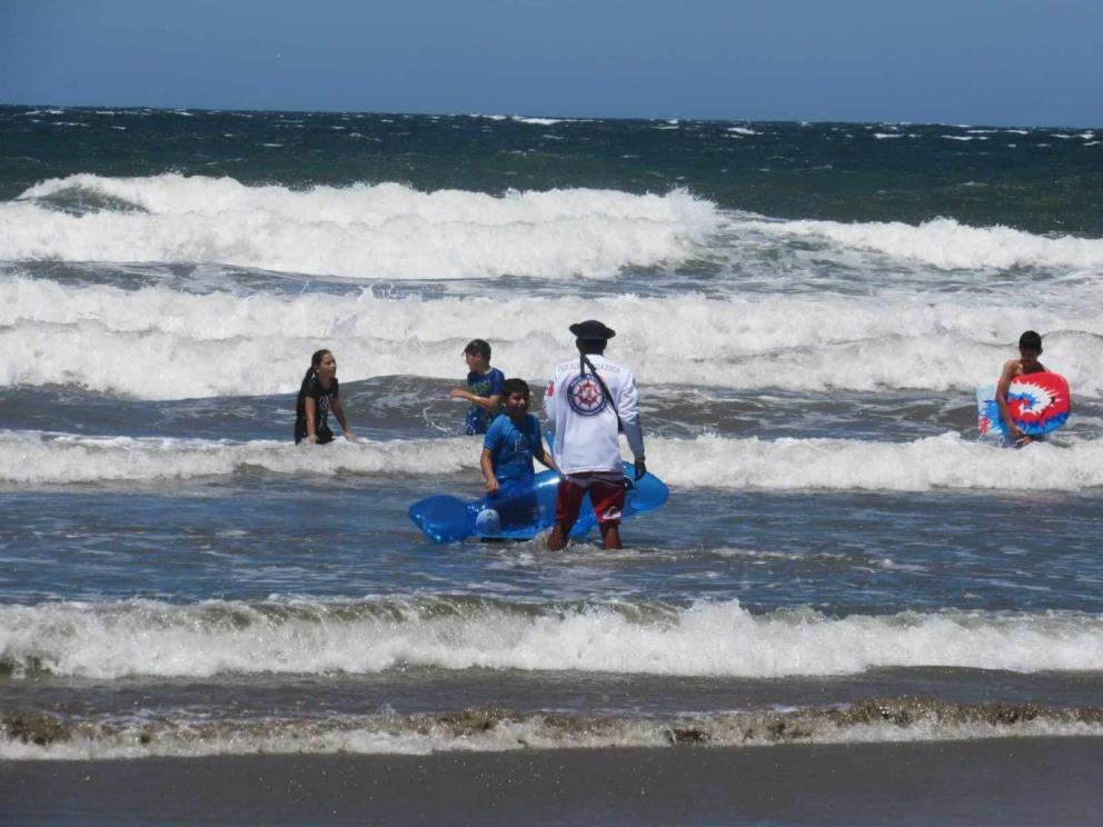 Mazatlán. Alertan a bañistas por efectos de mar de fondo durante el fin de semana.