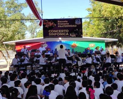 Alumnos de la Primaria Fraternidad en Barrancos disfrutan de un Gran Concierto de la Banda Sinfónica de la UAS