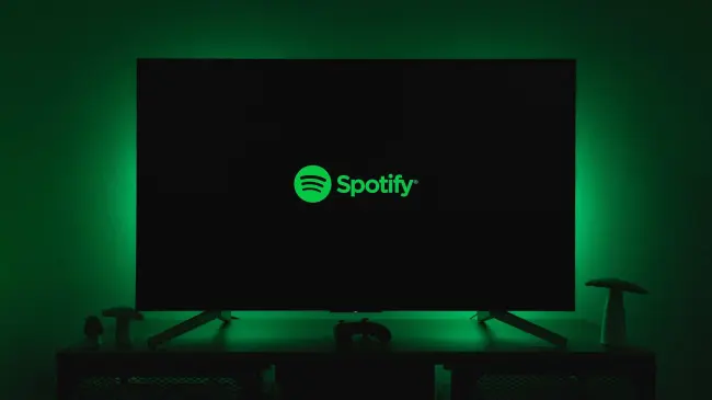 Con estos sencillos pasos puedes reproducir Spotify en tu televisión. Foto: Unsplash
