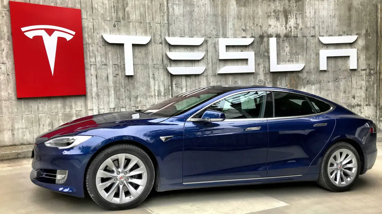 Tesla bajará los precios por medidas cautelares | Imagen: Tesla Fans Schweiz