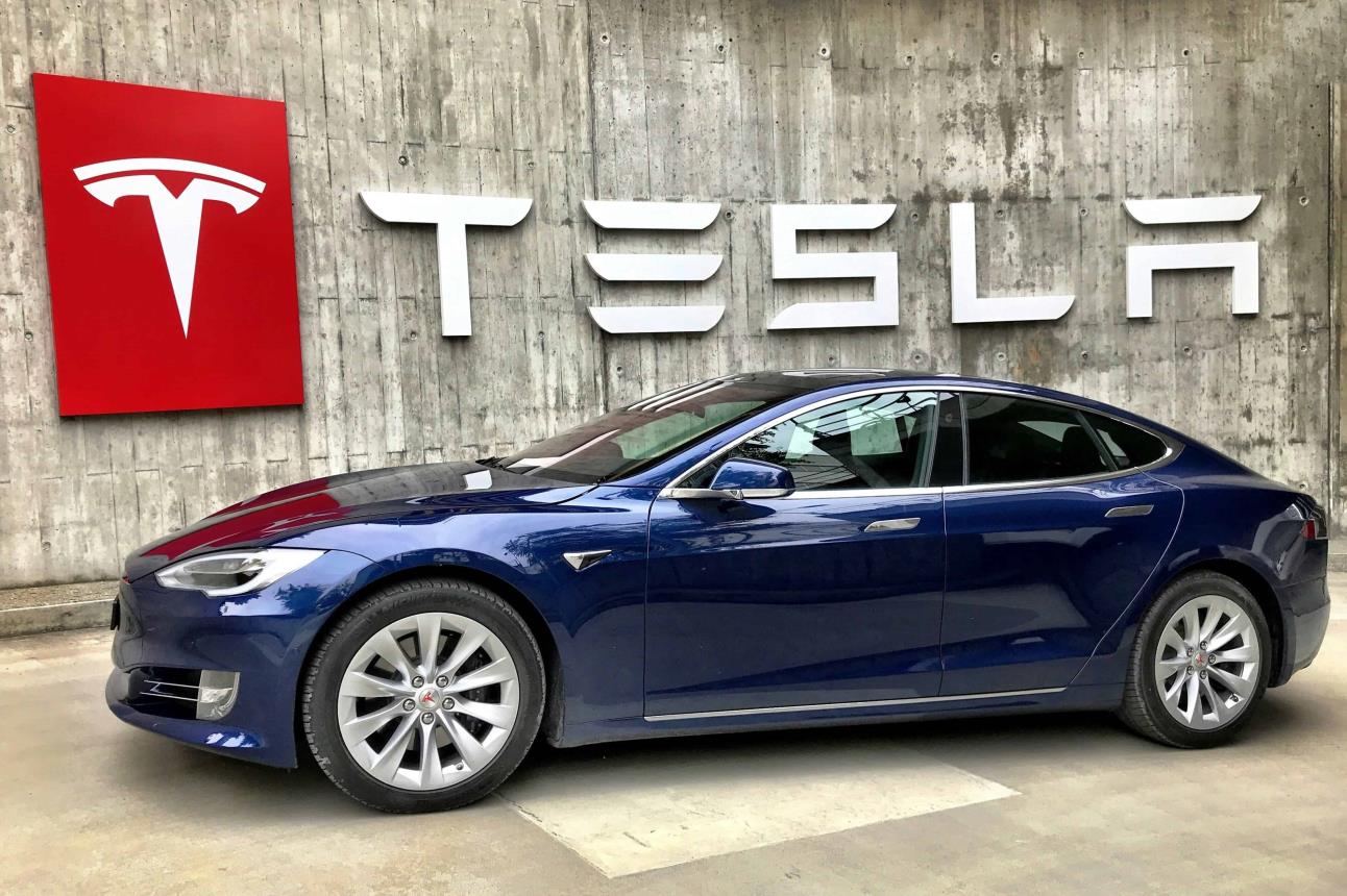 Tesla bajará los precios por medidas cautelares | Imagen: Tesla Fans Schweiz