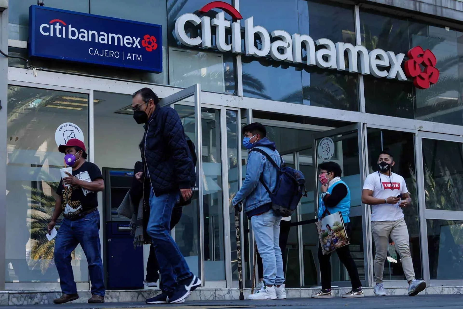 Banamex cobro 815 pesos