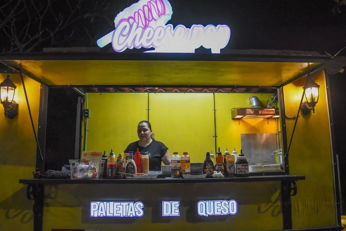 Cheese pop, las paletas de queso en carrito de calle en Culiacán