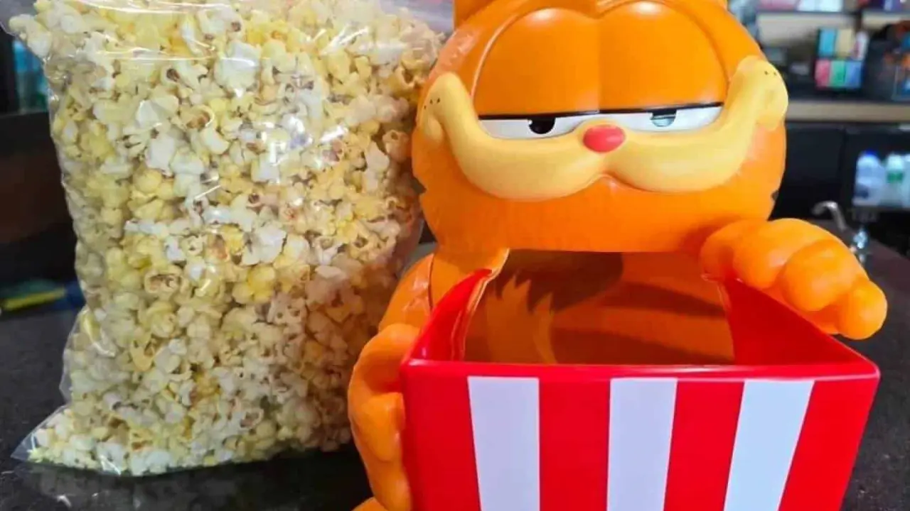 Cinemex ya tiene disponible la palomera de la película Garfield: Fuera de casa. Foto: Coleccionables de cine y más