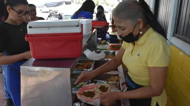 Tacos de guisos Marina, un rincón del sabor en Culiacán. Foto: Lino Ceballos