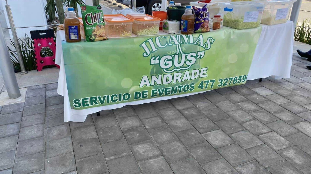 Puesto de Jícamas Gus para eventos. Foto FB Jícamas Gus Andrade