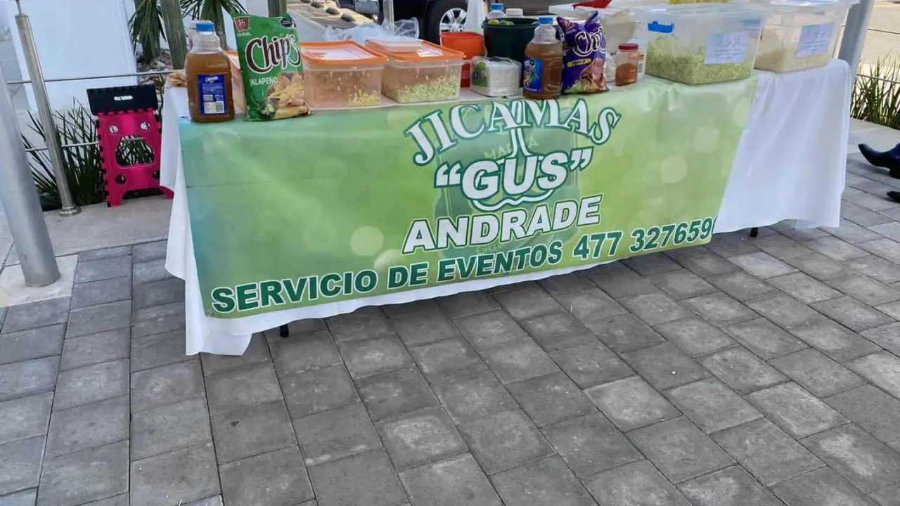 Puesto de Jícamas Gus para eventos. Foto FB Jícamas Gus Andrade