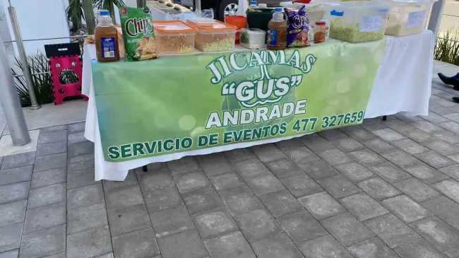 Puesto de Jícamas Gus para eventos. Foto FB Jícamas Gus Andrade