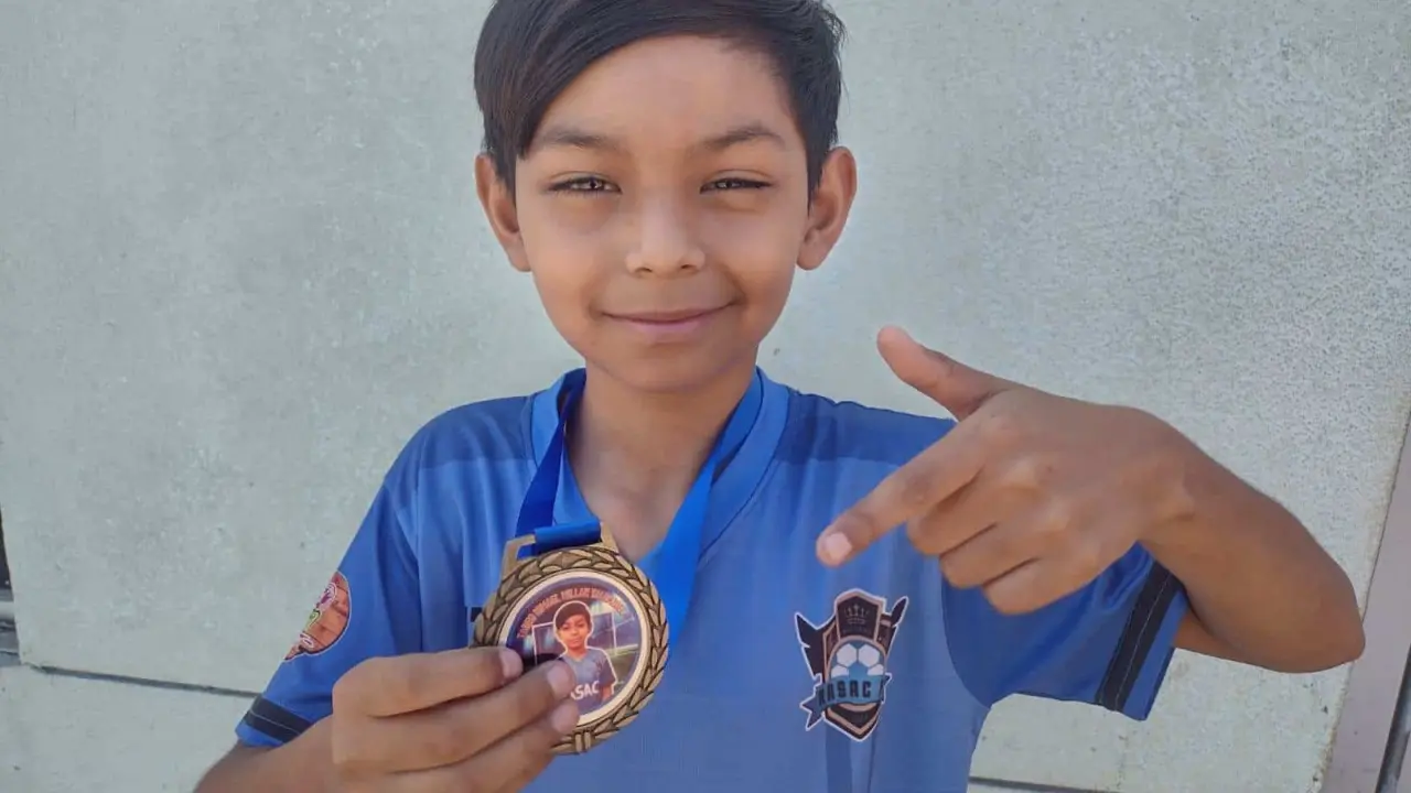 Tadeo ama el fútbol y se siente orgulloso de sus triunfos.