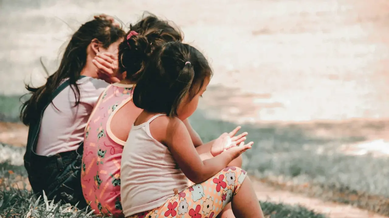 Niños conviviendo.