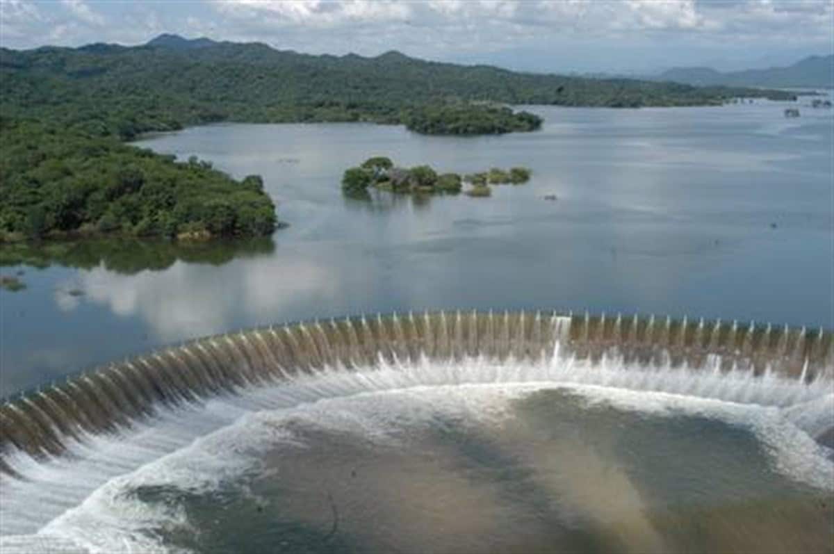 Presa Sanalona sobre el Río Tamazula en su máxima capacidad
