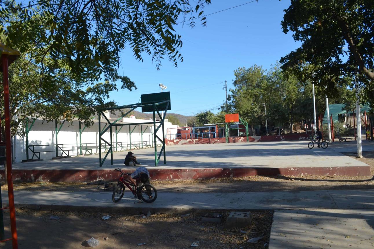 El parque se localiza entre las calles Cisne y Águila, en la colonia ubicada al sur de la capital sinaloense.