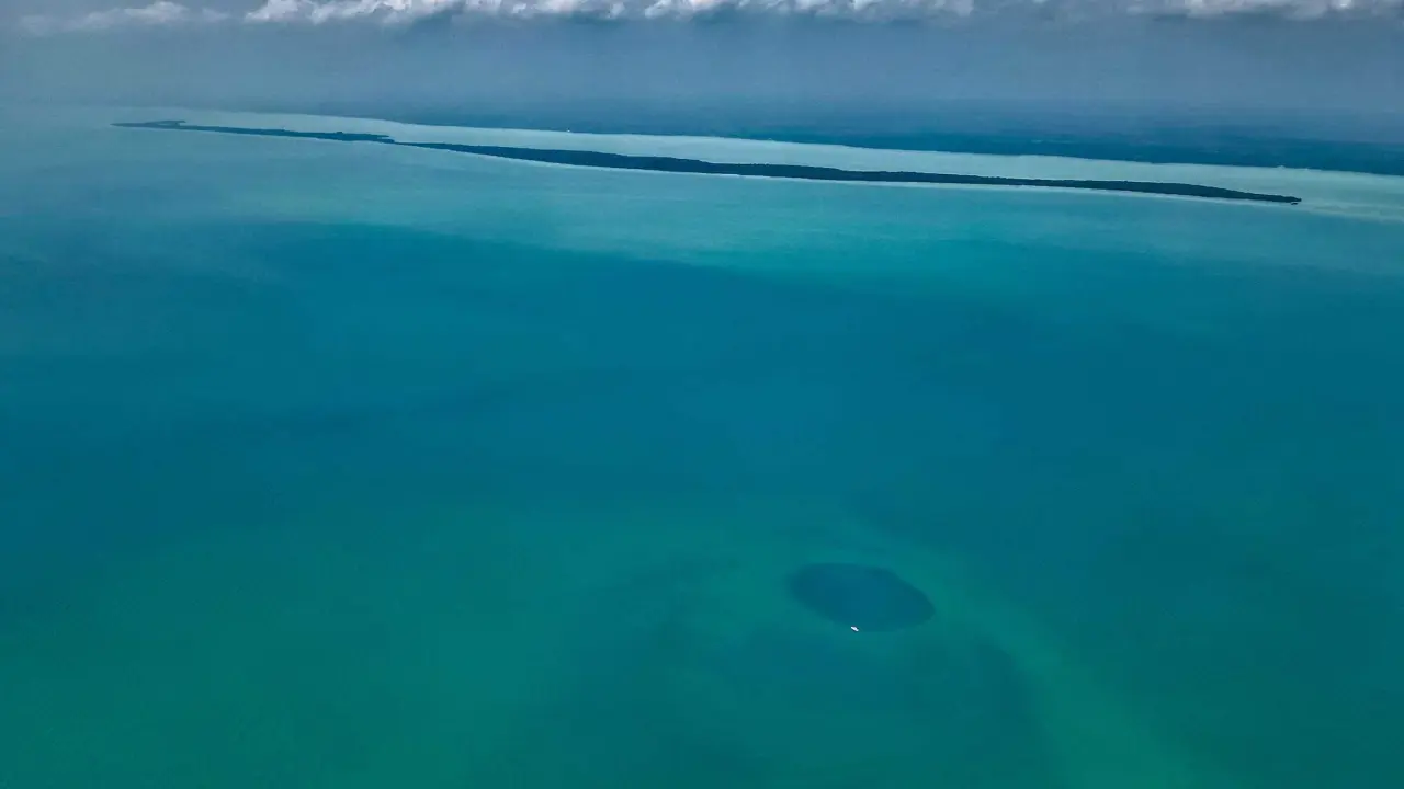 Agujero azul en la bahía de Chetumal, Quintana Roo.