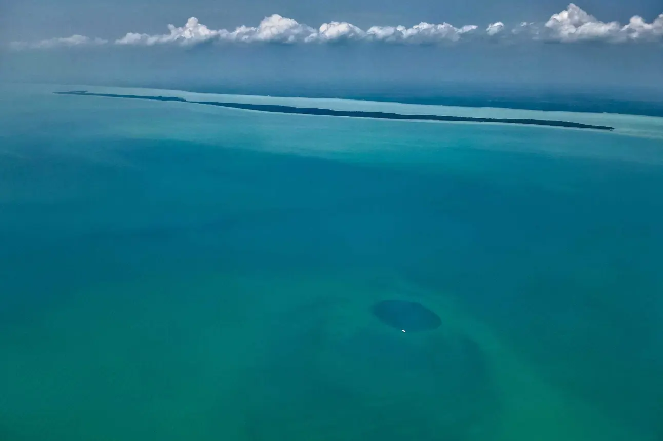 Agujero azul en la bahía de Chetumal, Quintana Roo.