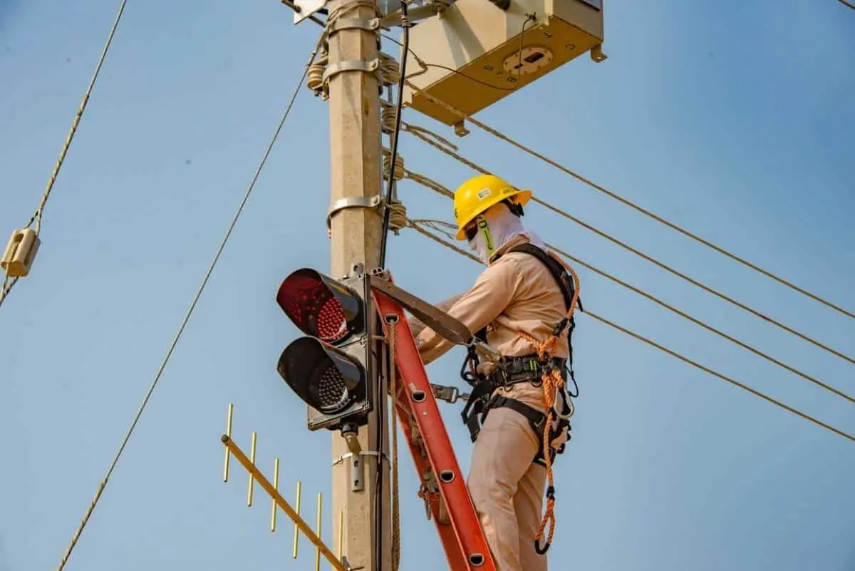 ¿Cómo reclamar a la CFE si se descomponen tus aparatos eléctricos por apagones?