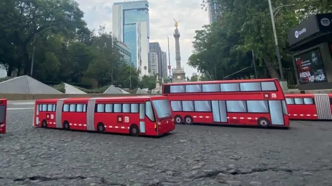 Los niños de la CDMX podrán recibir gratis un metrobusito, este 30 abril. Foto: Cortesía