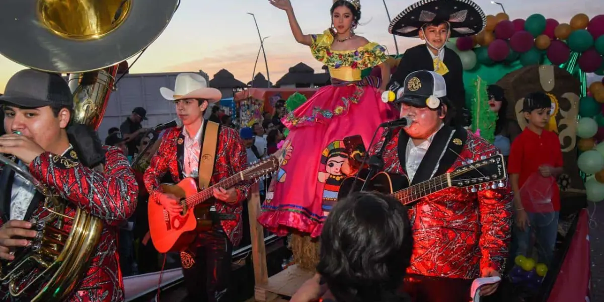 Aneliss es la Reina Infantil del Carnaval de Altata 2024. Una experiencia inigualable.