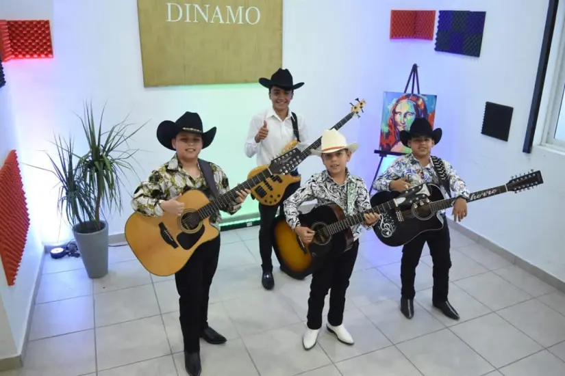 Niño del Centro Artístico Dinamo.