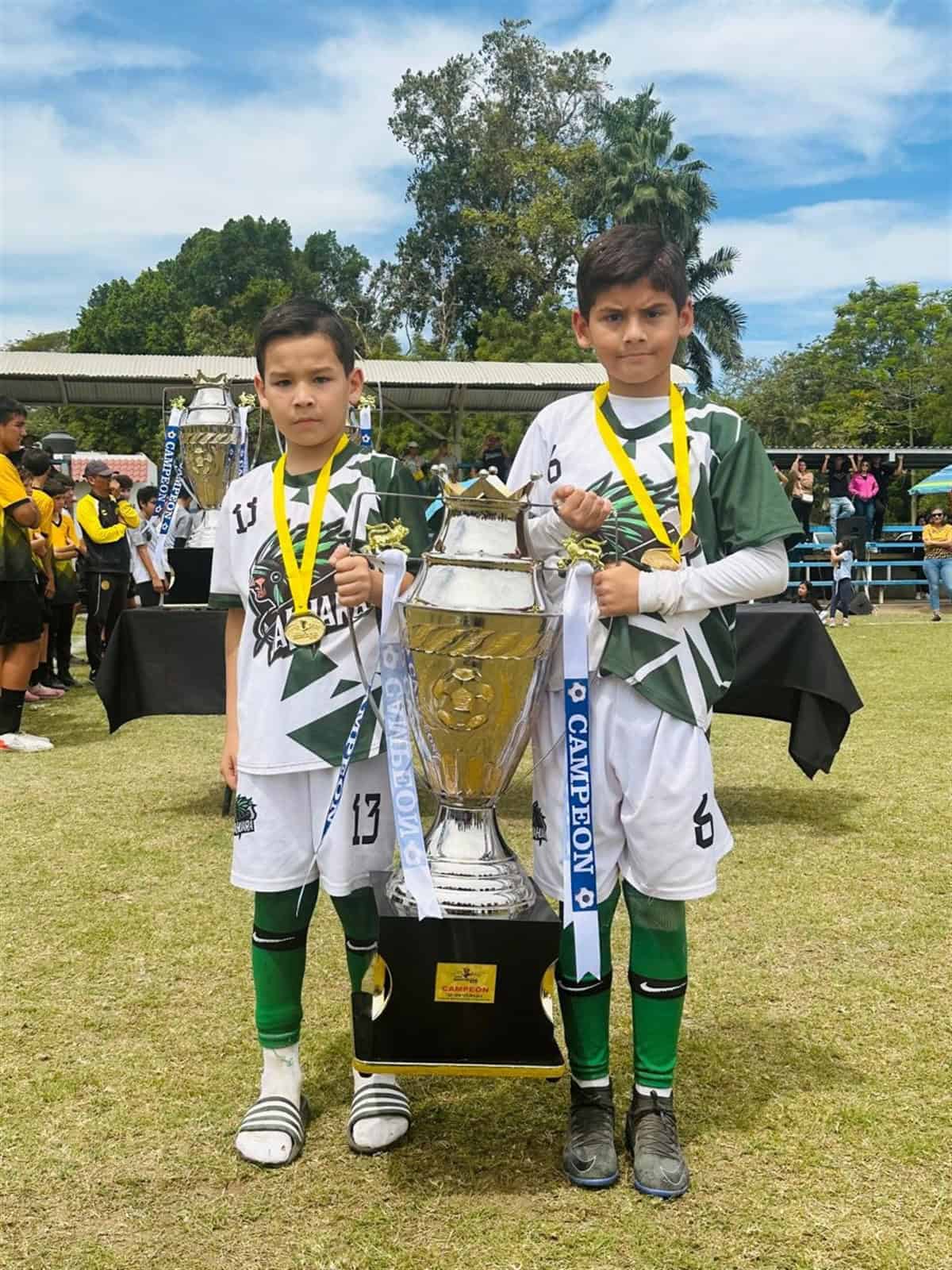 Futbol infantil: Gael Guevara Valdez y Juan Alfredo Valenzuela Valdez