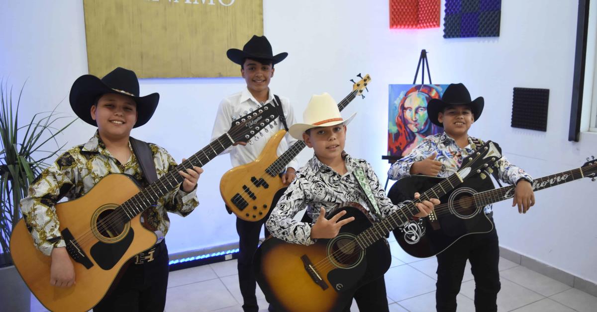 Santiago, Ángel, Kristian y Gabriel encantan con sus habilidades musicales en Culiacán
