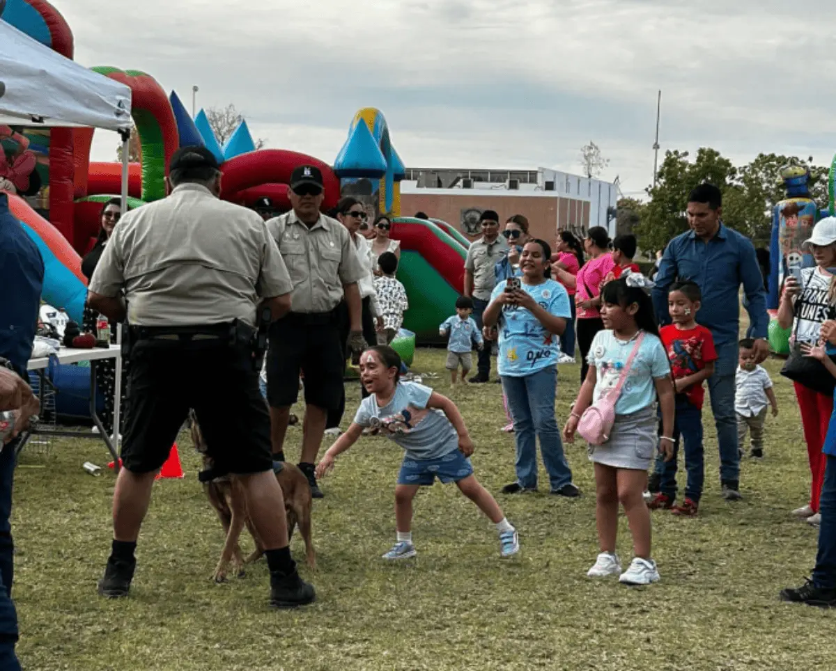 Sociedad conviviendo pacíficamente en Culiacán. Foto Construyendo Paz