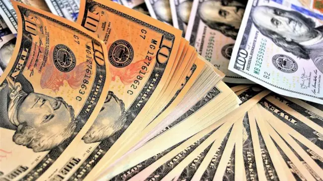 La compra y venta de dólares es un servicio fundamental para muchos bancos. Foto: Pixabay