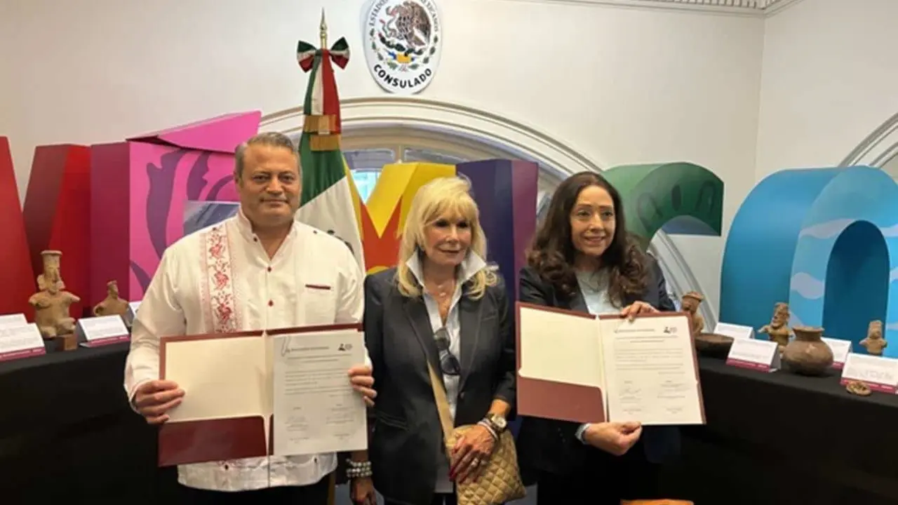 El Consulado de México en Filadelfia y el Centro Cultural Mexicano restituyen 22 piezas arqueológicas.
