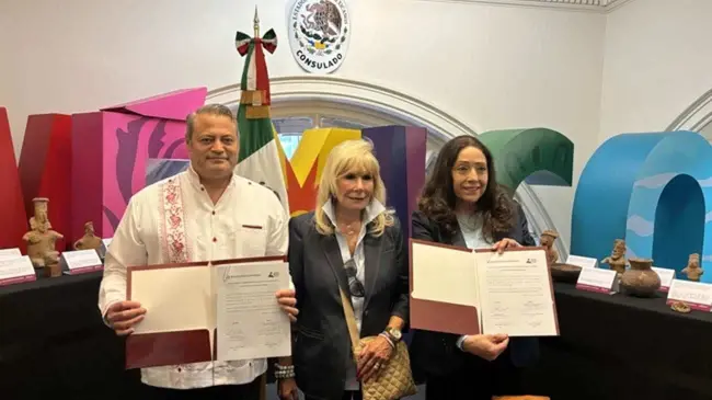 El Consulado de México en Filadelfia y el Centro Cultural Mexicano restituyen 22 piezas arqueológicas.