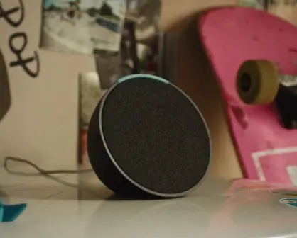 Amazon remata la bocina Echo Pop con Alexa casi a mitad de precio