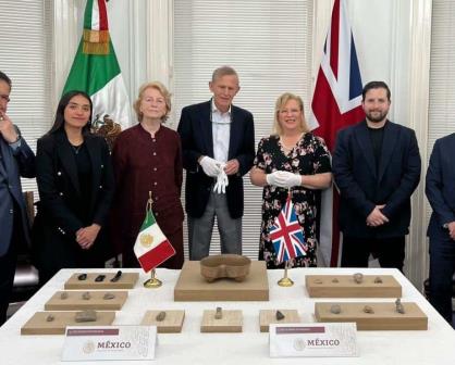 México recupera 19 piezas prehispánicas en Reino Unido; ciudadano británico las entregó