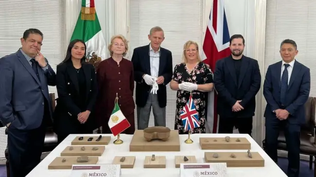 Las 19 piezas arqueológicas serán rematriadas a México pronto. Foto: SRE