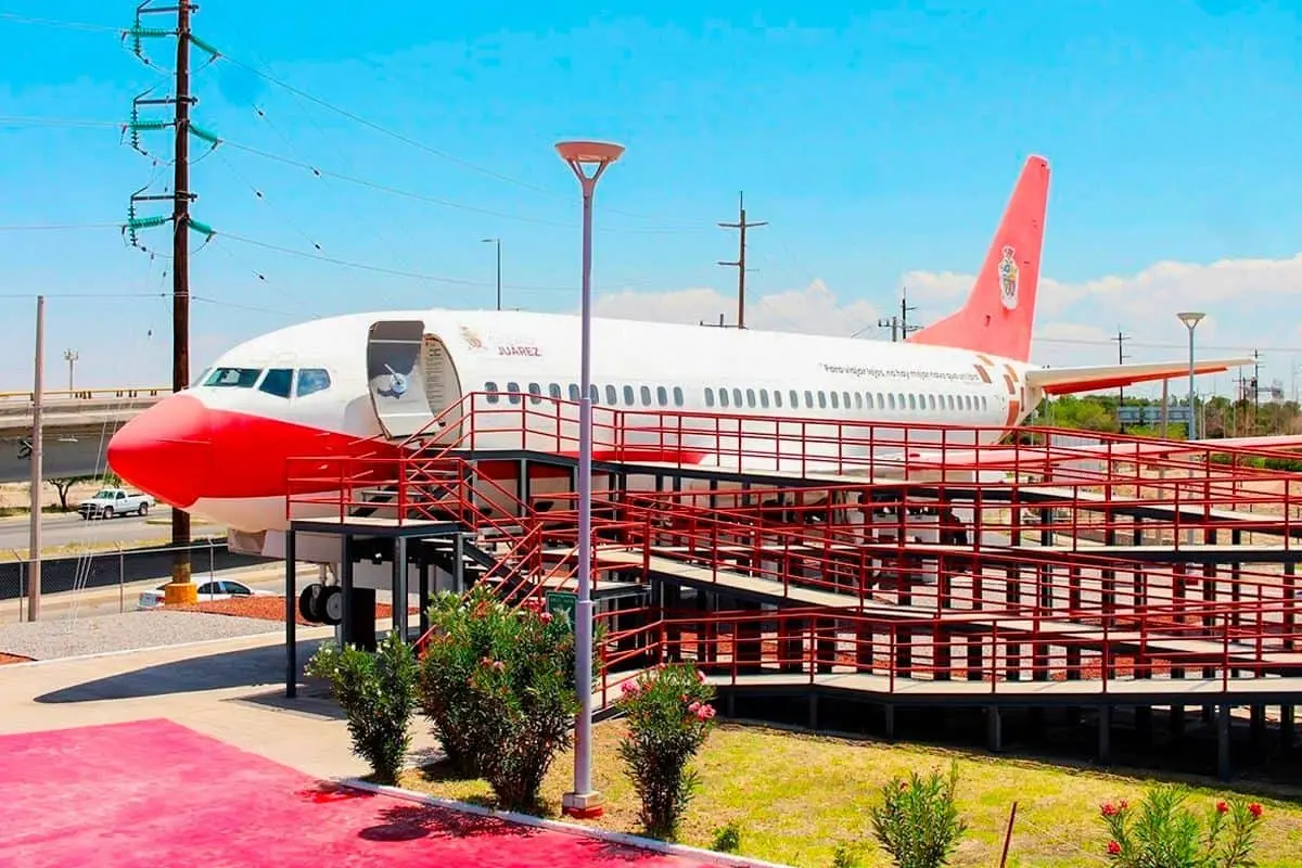 El Bibloavión de Ciudad Juárez está abierto todos los días de la semana, pero solo sábado y domingo al público en general. Foto: Cortesía