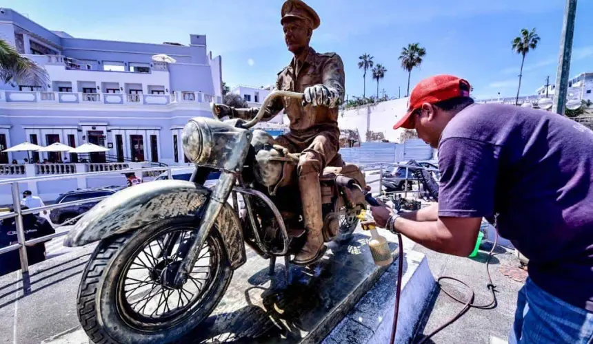 Monumento a Pedro Infante.