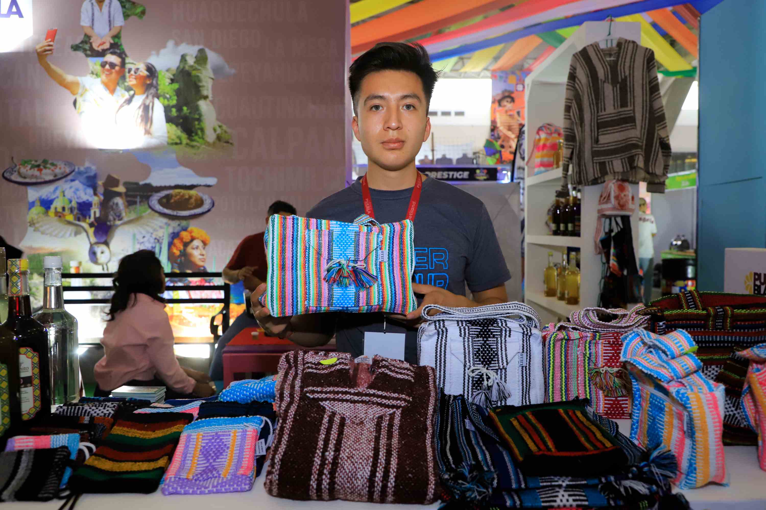 Tepeyahualco y Zacapoaxtla llevan sus productos a la Feria de Puebla