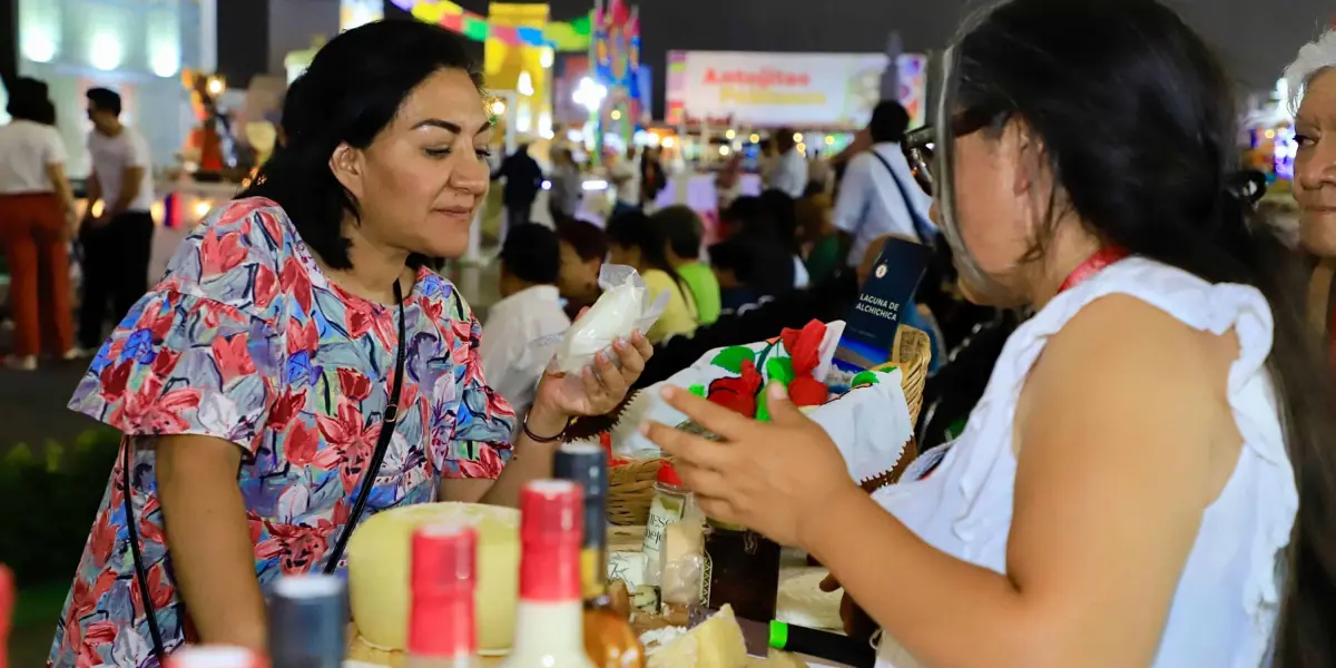 Productores de Tepeyahualco y Zacapoaxtla en la Feria de Puebla 2024. Foto: Cortesía