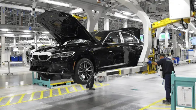 BMW también planea construir fabricas en otros países. Foto: Business Insider